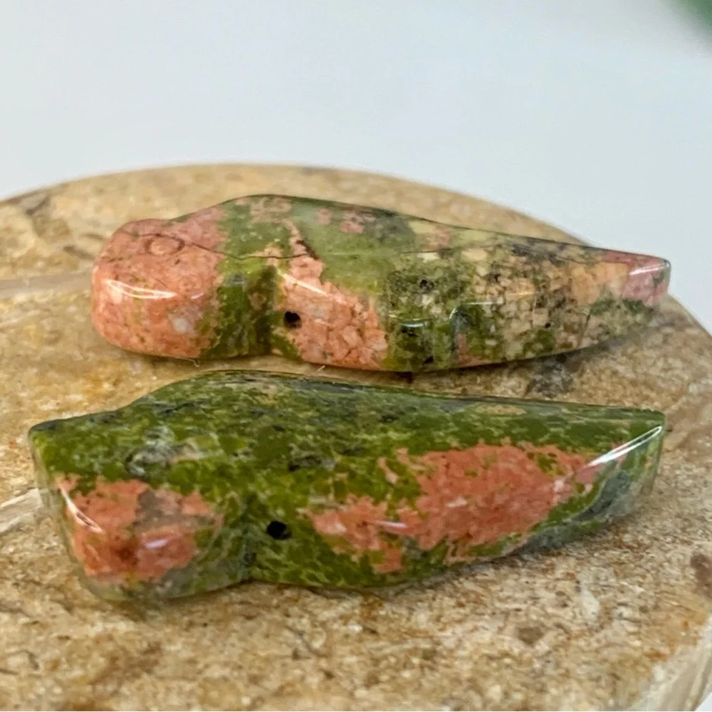Native American Style Carved Bird Fetish Animal Stone Beads Pink Green Unakite